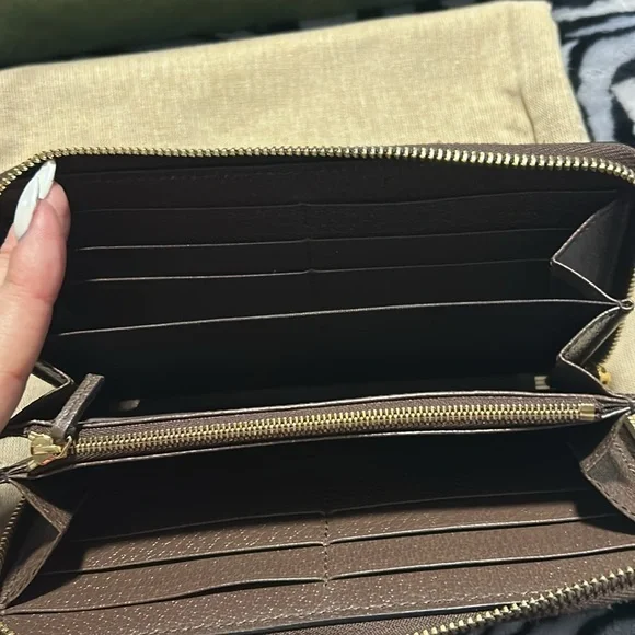 ‼️Gucci Bananya GG Supreme Wallet ‼️ - Picture 7 of 9